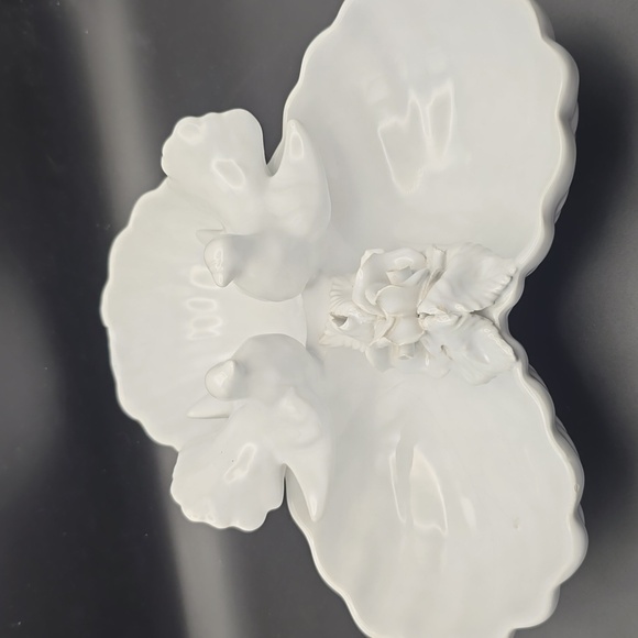 Jay‎ Wilfred porcelain dove & rose clam shell dish - Picture 7 of 8